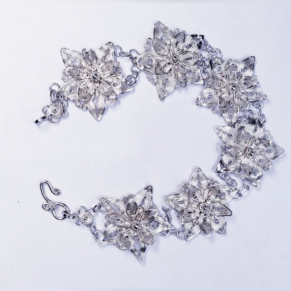 Floral Style Filigree Sterling Silver Bracelet 8" Long. - Picture 6 of 6